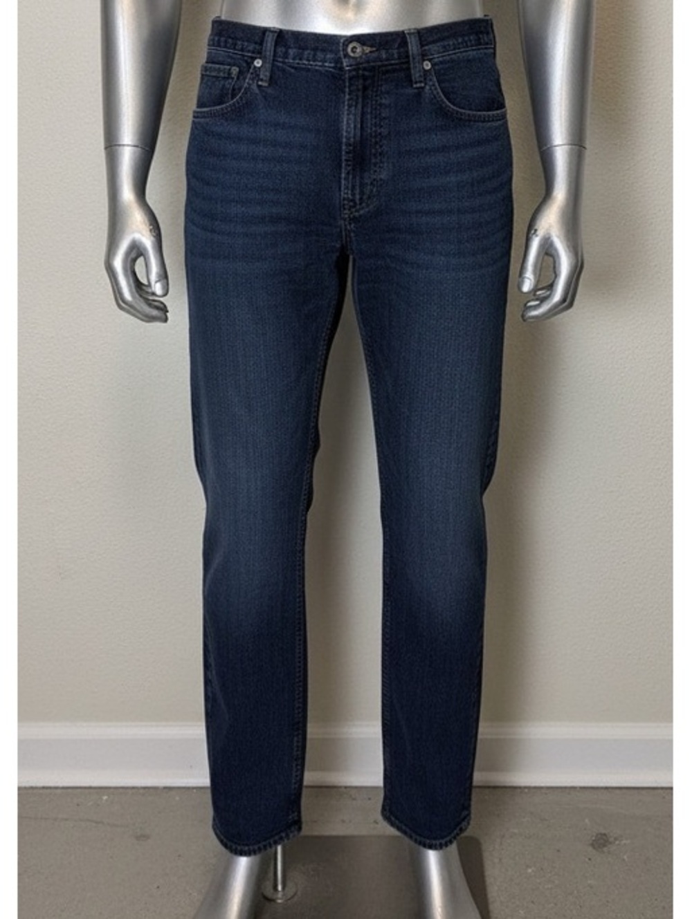Eddie Bauer Straight Fit Jeans Style 42X30 Men's Size 42x30